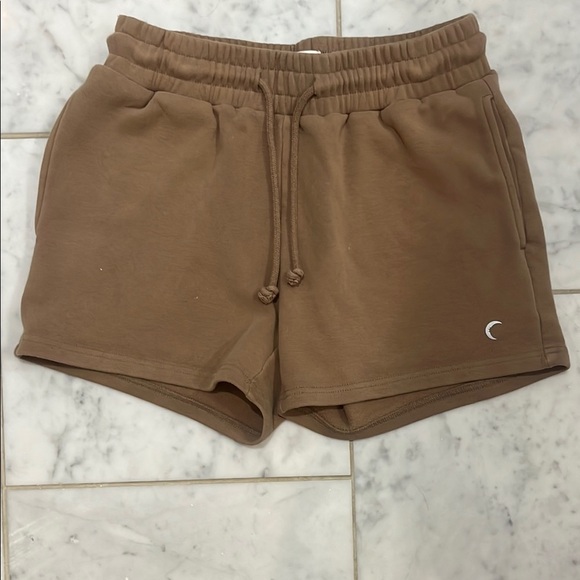 Brown sweat material Bra in a medium (runs small) and Shorts in a small - Picture 2 of 4